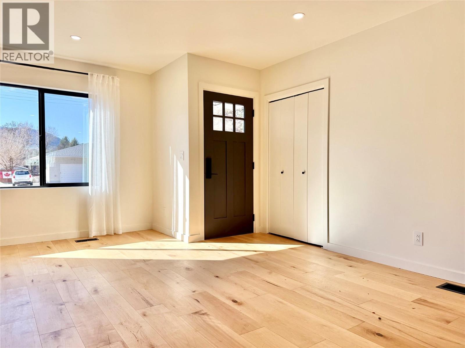 6295 College Road, Grand Forks, British Columbia  V0H 1H2 - Photo 4 - 10380293