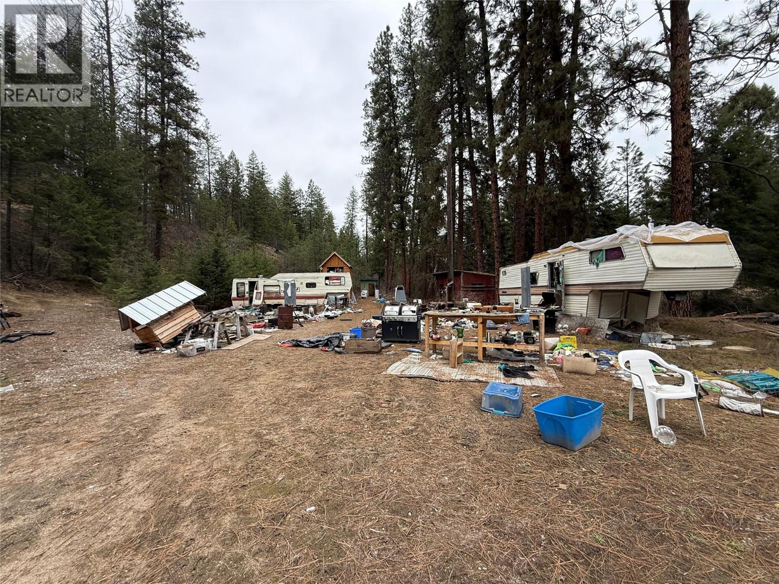 995 395 Highway, Christina Lake, British Columbia  V0H 1E0 - Photo 2 - 10380048