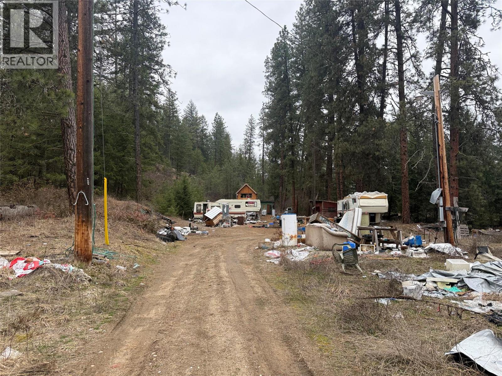 995 395 Highway, Christina Lake, British Columbia  V0H 1E0 - Photo 3 - 10380048