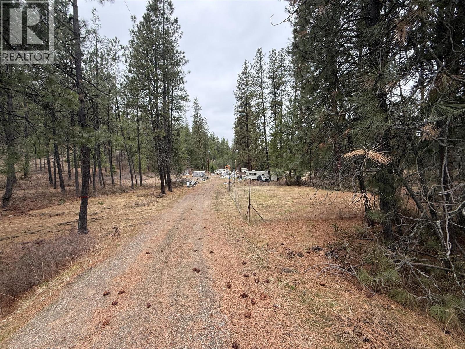 995 395 Highway, Christina Lake, British Columbia  V0H 1E0 - Photo 5 - 10380048