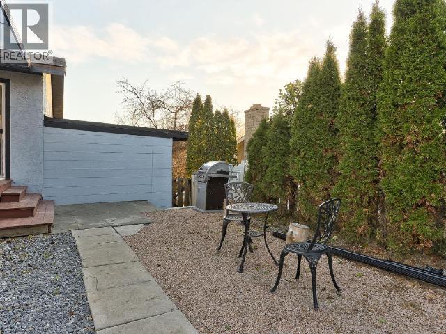 1334 Hook Drive, Kamloops, British Columbia  V2B 7S9 - Photo 8 - 10380362