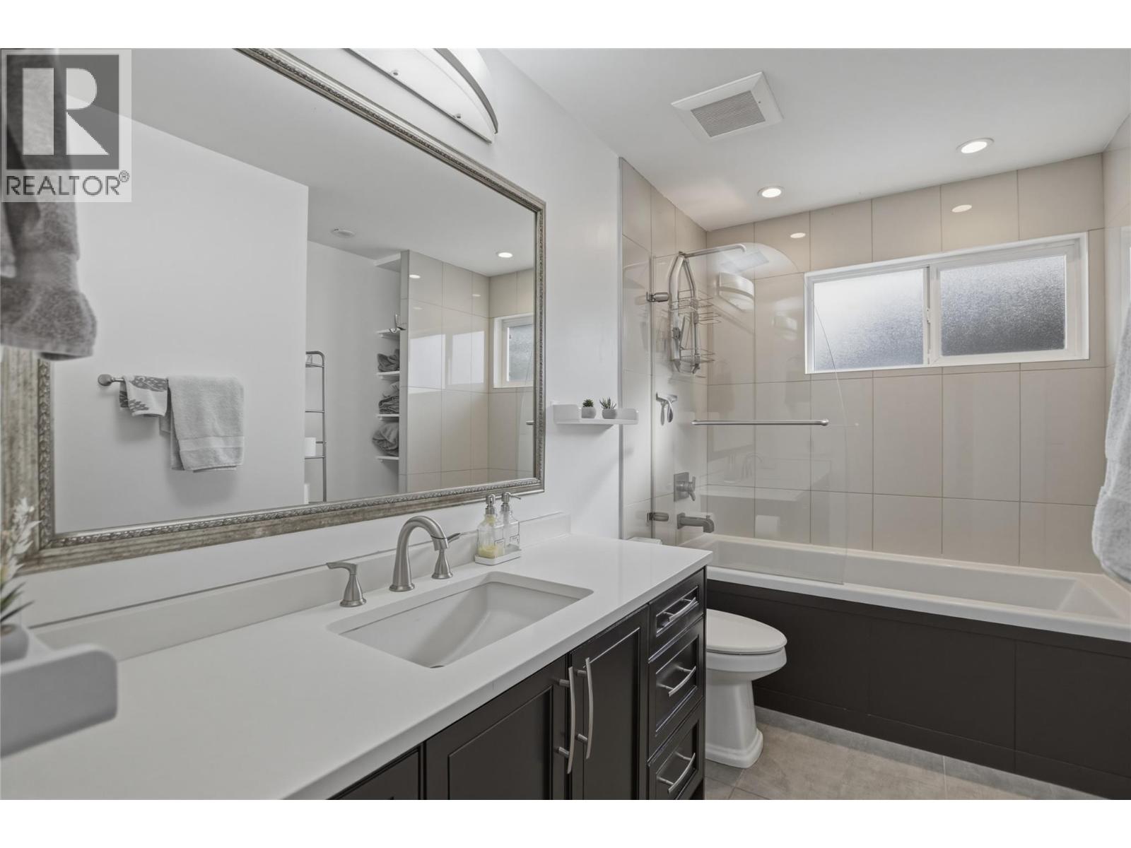 299 Gordonhorn Crescent, Kamloops, British Columbia  V2E 1G6 - Photo 5 - 10380346