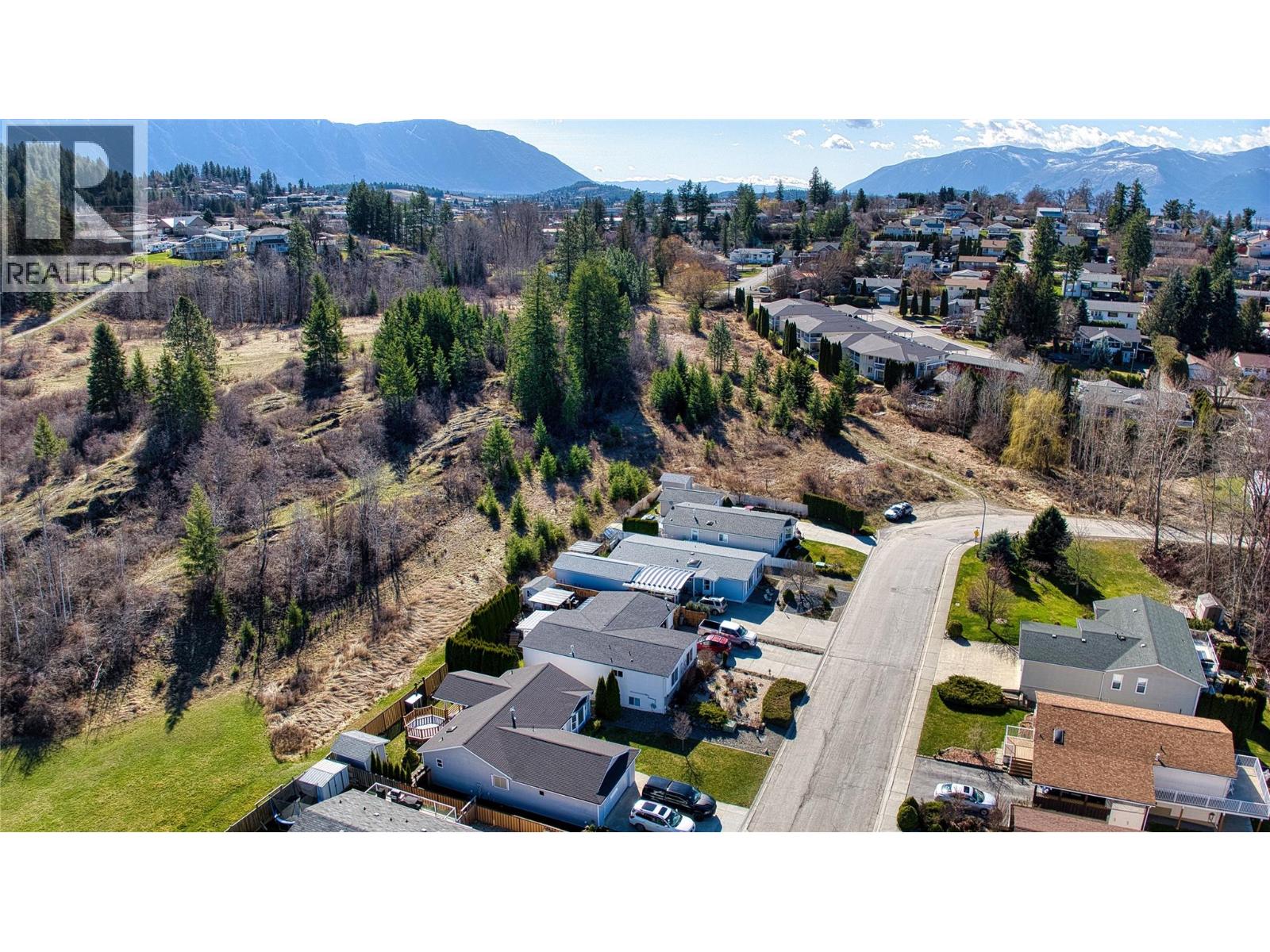 1006 11th  N Avenue, Creston, British Columbia  V0B 1G6 - Photo 2 - 10380382