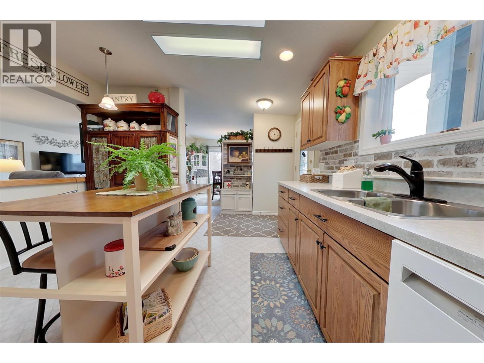1006 11th  N Avenue, Creston, British Columbia  V0B 1G6 - Photo 5 - 10380382