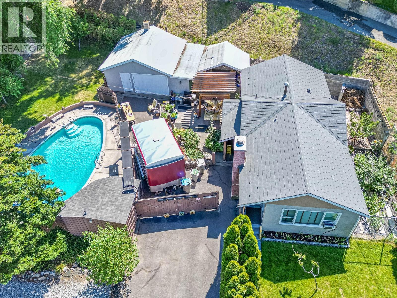 1693 Valleyview Drive, Kamloops, British Columbia  V2C 4B6 - Photo 3 - 10380347