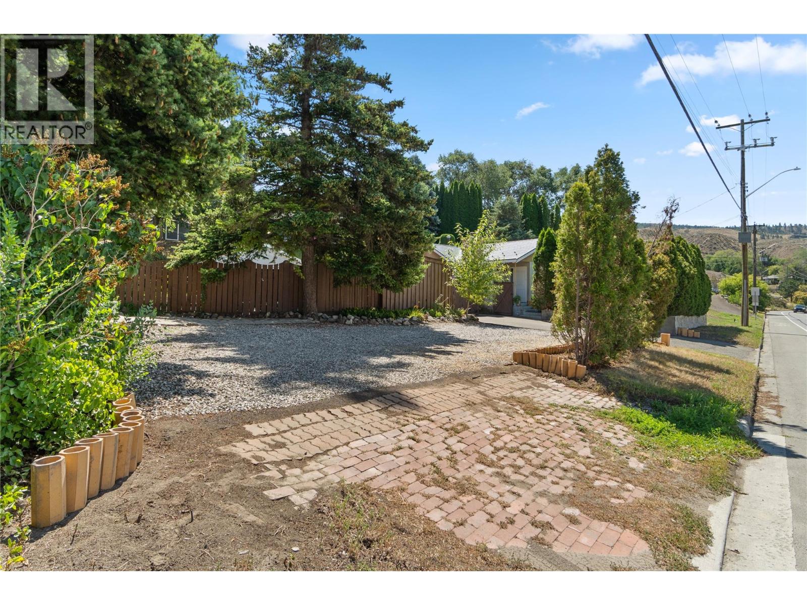 1693 Valleyview Drive, Kamloops, British Columbia  V2C 4B6 - Photo 6 - 10380347