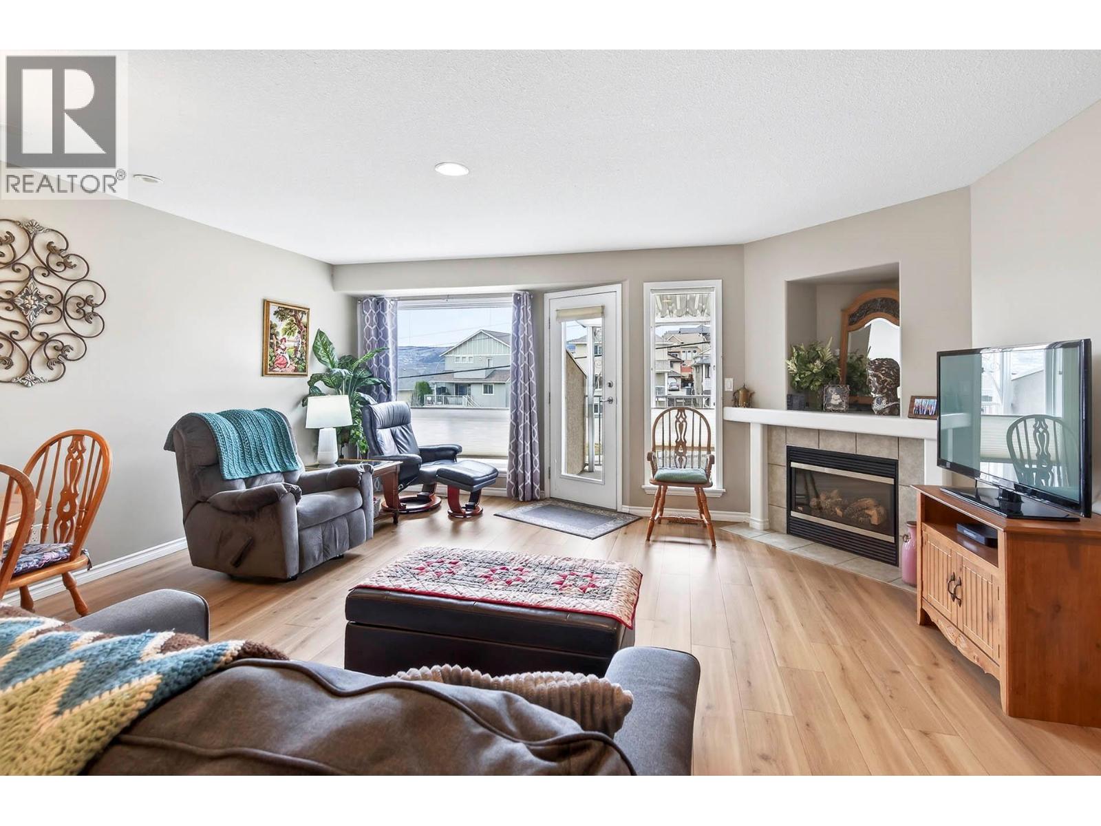 1105 Quail Drive Unit# 6, Kamloops, British Columbia  V2B 8R4 - Photo 2 - 10380364