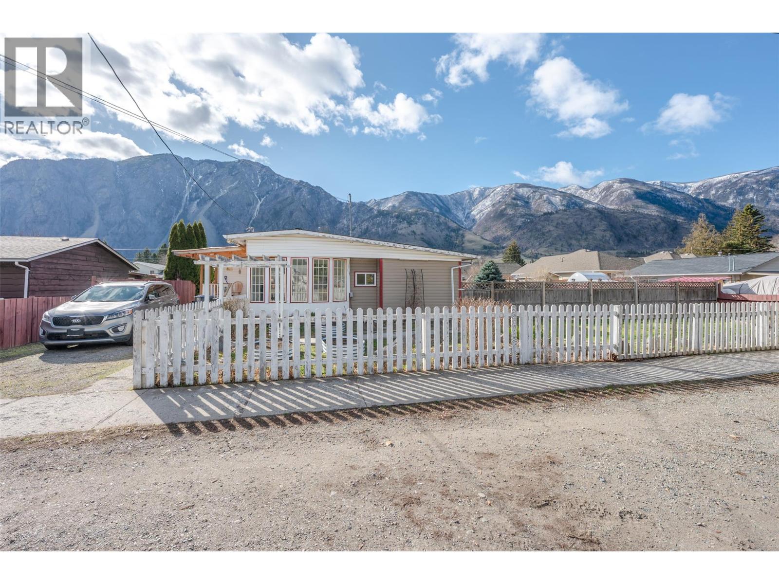 411 6th Avenue, keremeos, British Columbia