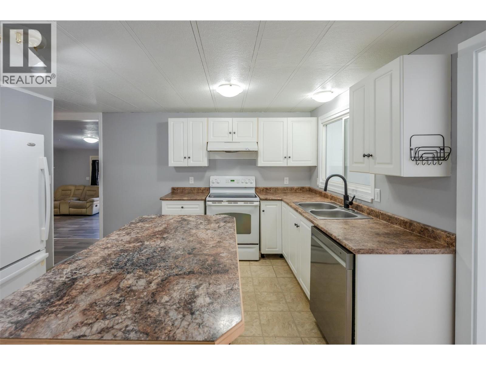 411 6th Avenue, Keremeos, British Columbia  V0X 1N3 - Photo 10 - 10379443