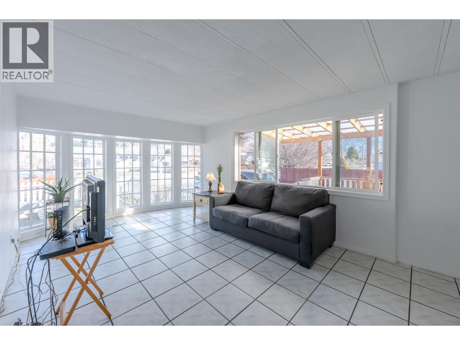 411 6th Avenue, Keremeos, British Columbia  V0X 1N3 - Photo 3 - 10379443