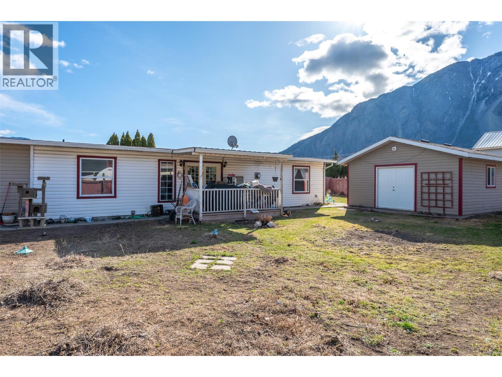 411 6th Avenue, Keremeos, British Columbia  V0X 1N3 - Photo 38 - 10379443