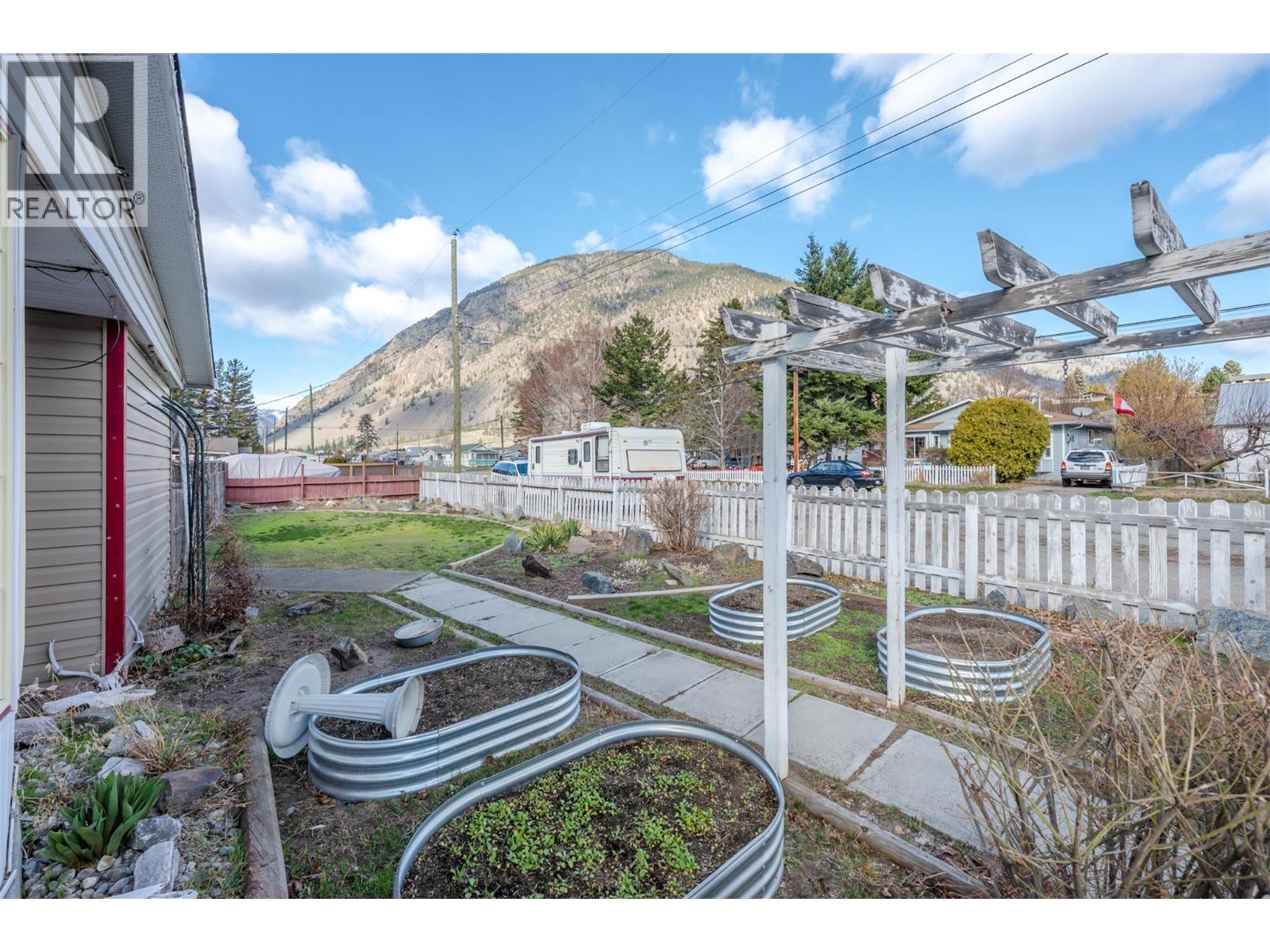 411 6th Avenue, Keremeos, British Columbia  V0X 1N3 - Photo 44 - 10379443