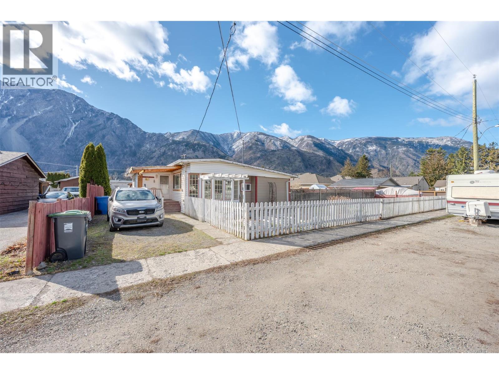 411 6th Avenue, Keremeos, British Columbia  V0X 1N3 - Photo 51 - 10379443