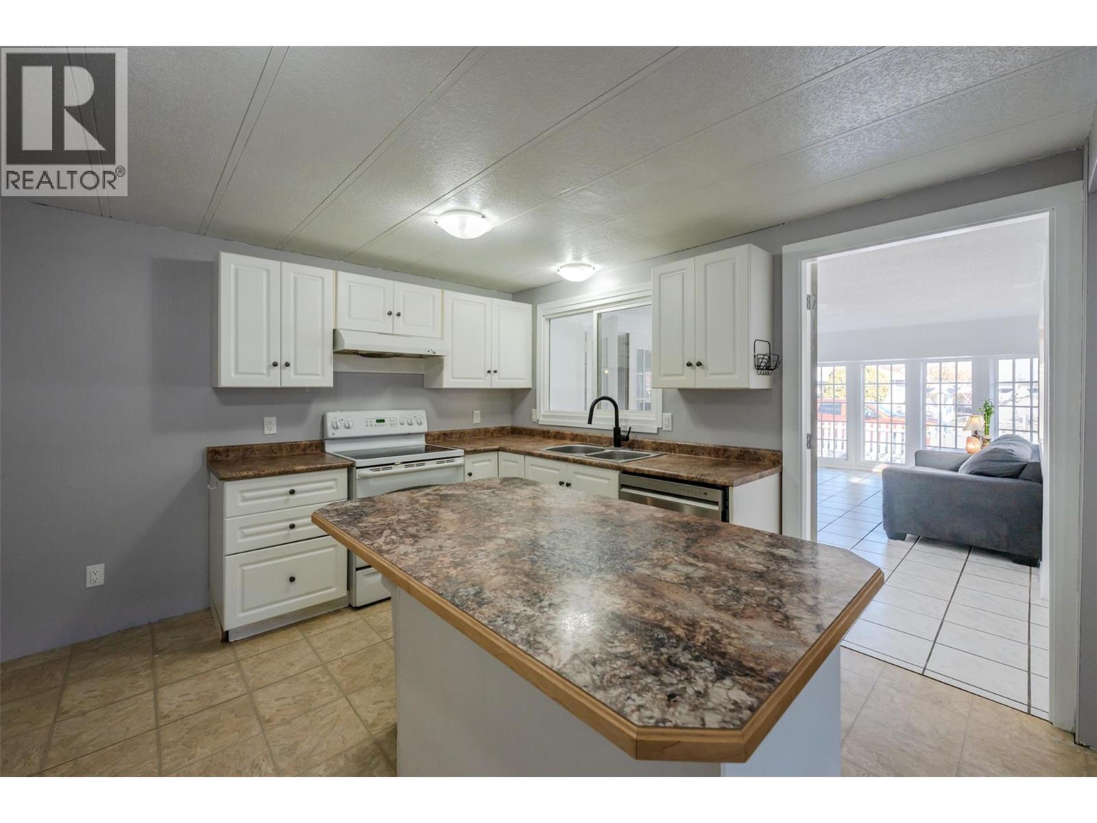 411 6th Avenue, Keremeos, British Columbia  V0X 1N3 - Photo 9 - 10379443