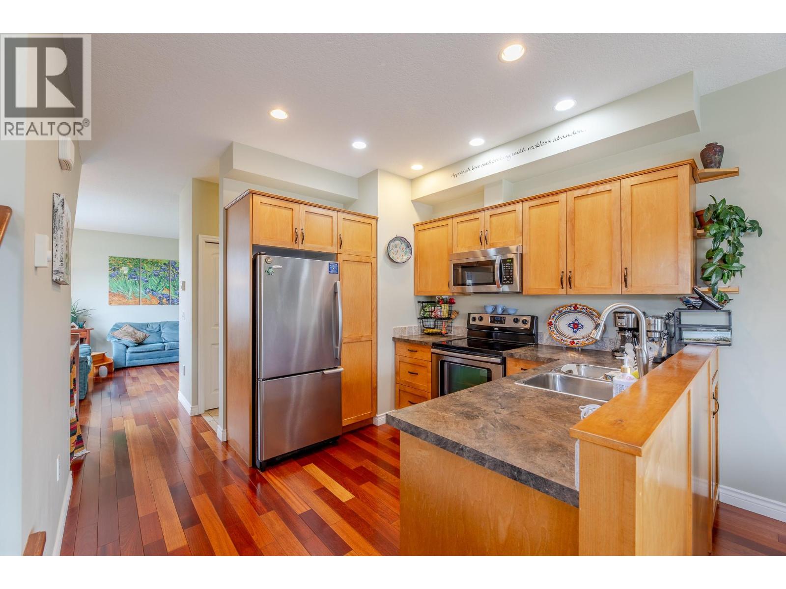 114 Lakeview Street, Penticton, British Columbia  V2A 5R8 - Photo 6 - 10380380