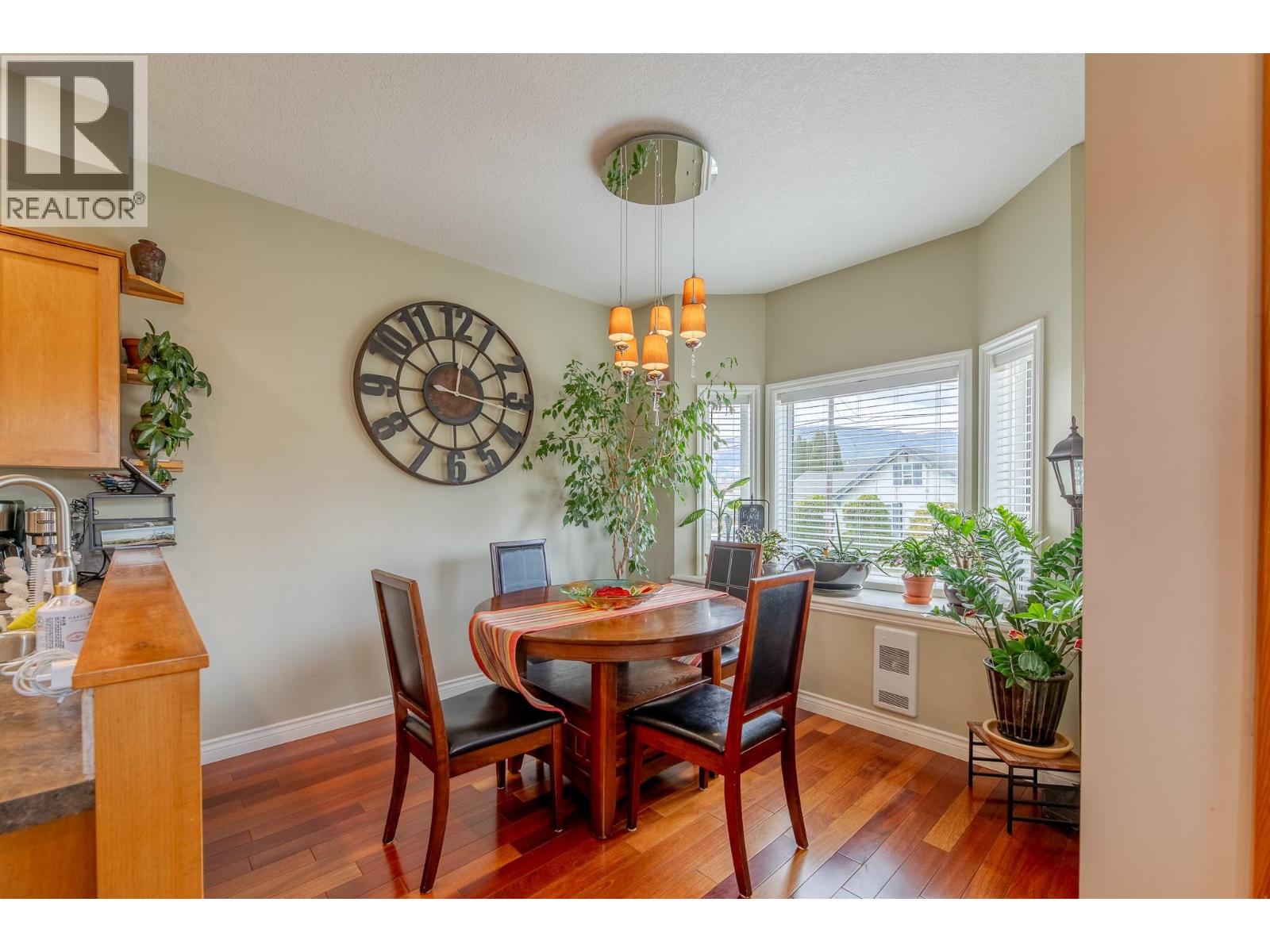 114 Lakeview Street, Penticton, British Columbia  V2A 5R8 - Photo 9 - 10380380