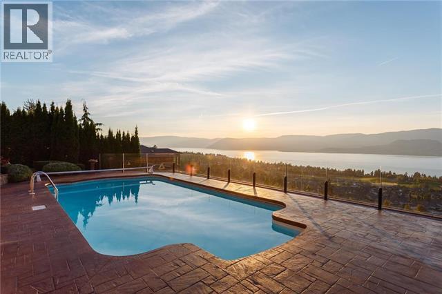 714 Kuipers Crescent, Kelowna, British Columbia  V1W 5B2 - Photo 2 - 10380436
