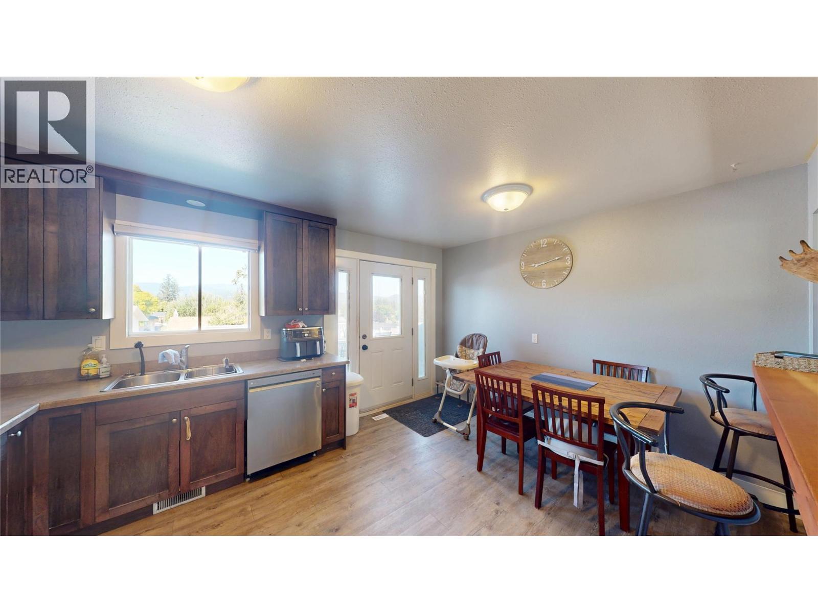 1025 18th Avenue S, Cranbrook, British Columbia  V1C 3C7 - Photo 13 - 10380398