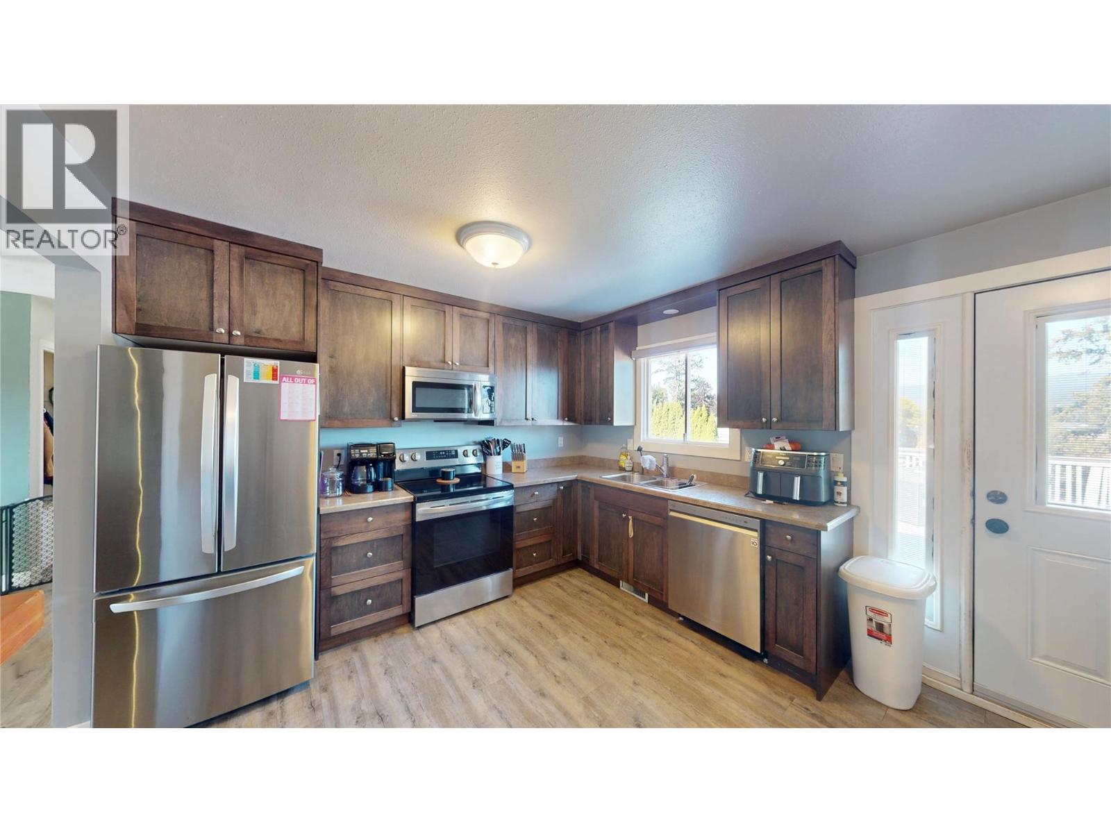 1025 18th Avenue S, Cranbrook, British Columbia  V1C 3C7 - Photo 14 - 10380398