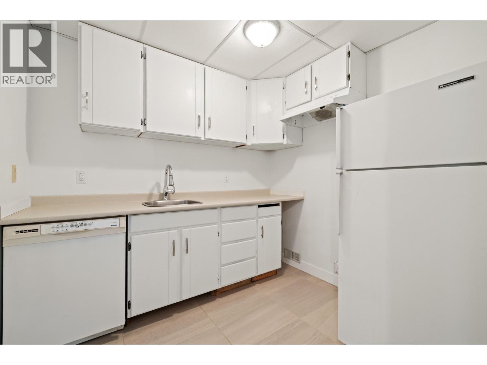 6085 Beatrice Road, Peachland, British Columbia  V0H 1X4 - Photo 36 - 10380389