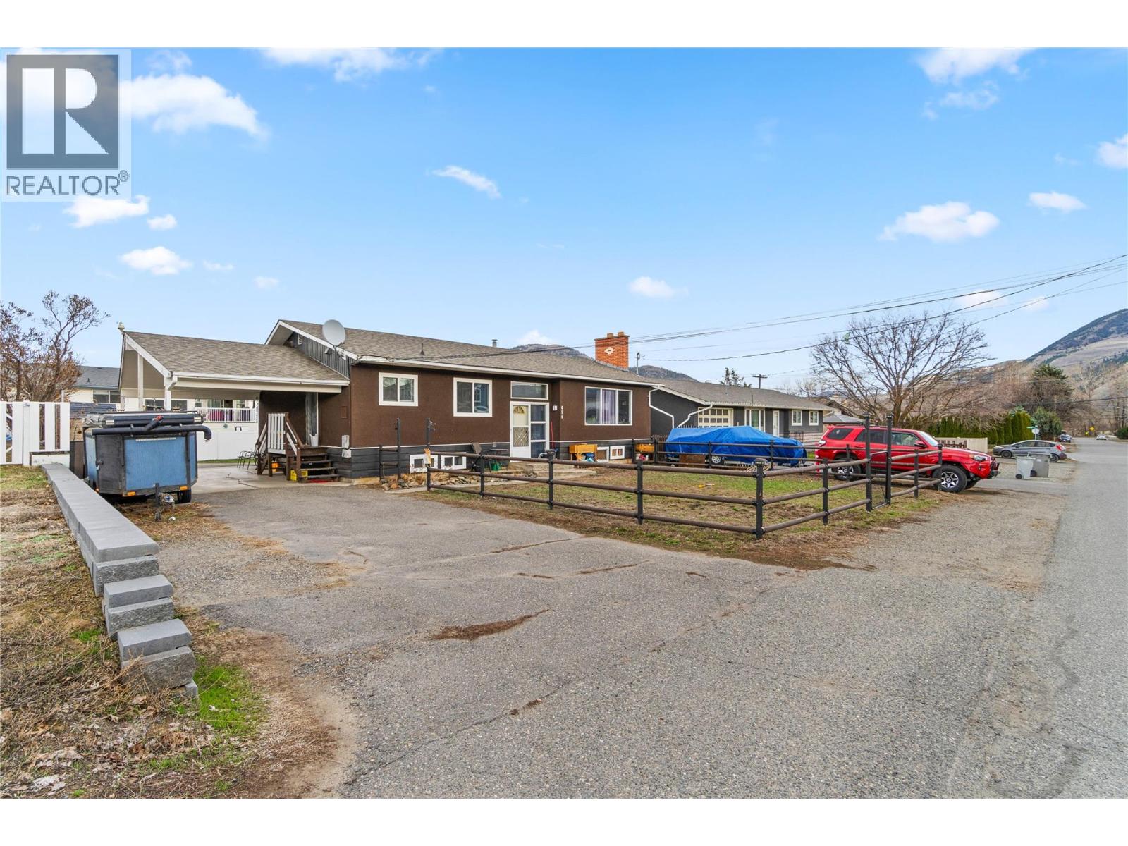 654 Patricia Avenue, Kamloops, British Columbia  V2B 1Y8 - Photo 2 - 10379912