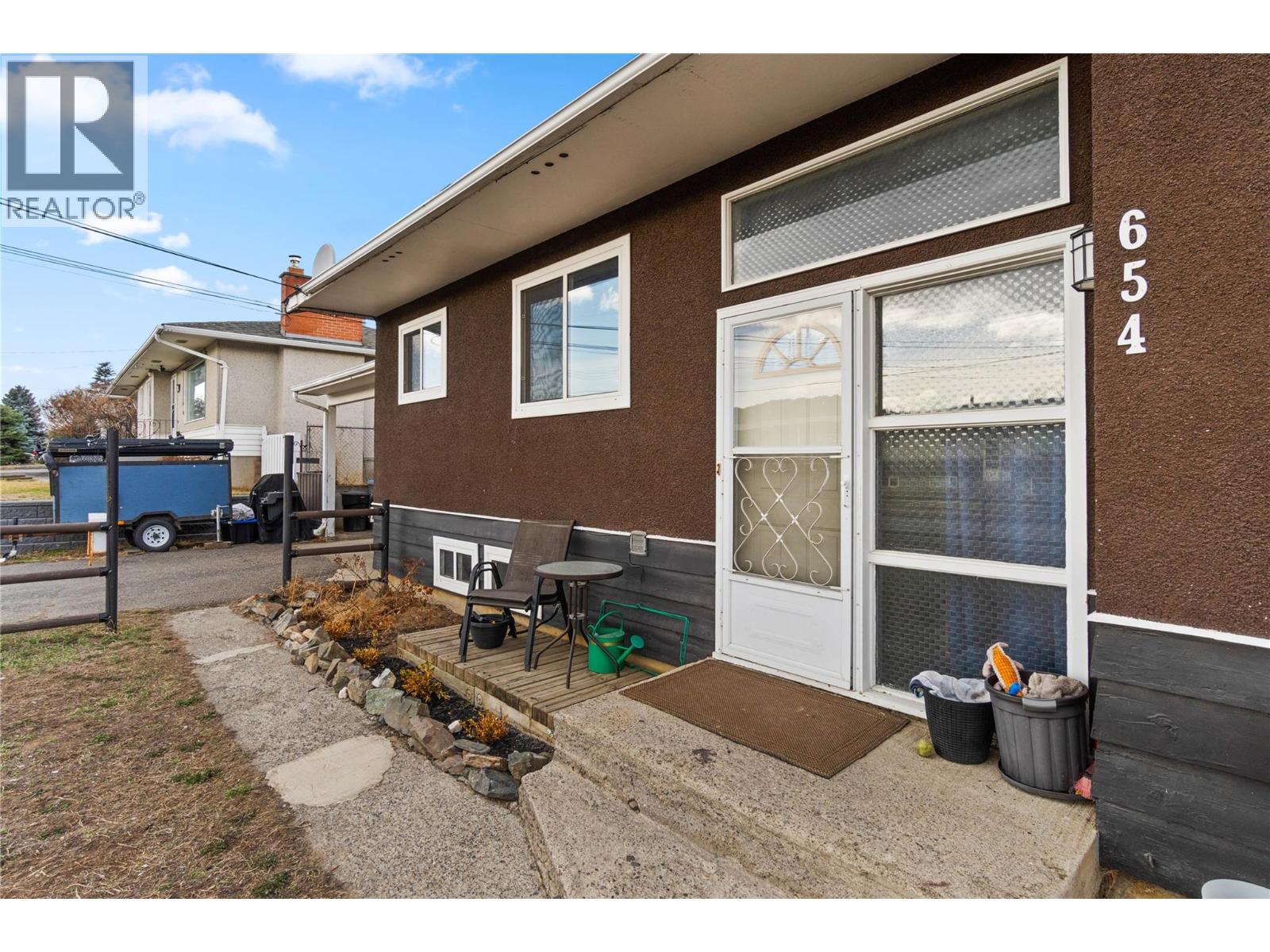654 Patricia Avenue, Kamloops, British Columbia  V2B 1Y8 - Photo 6 - 10379912