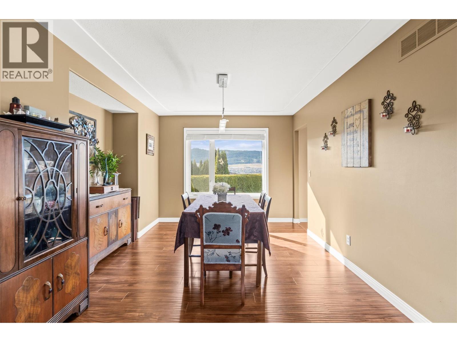 7064 Amber Drive, Vernon, British Columbia  V1H 1P4 - Photo 10 - 10379788