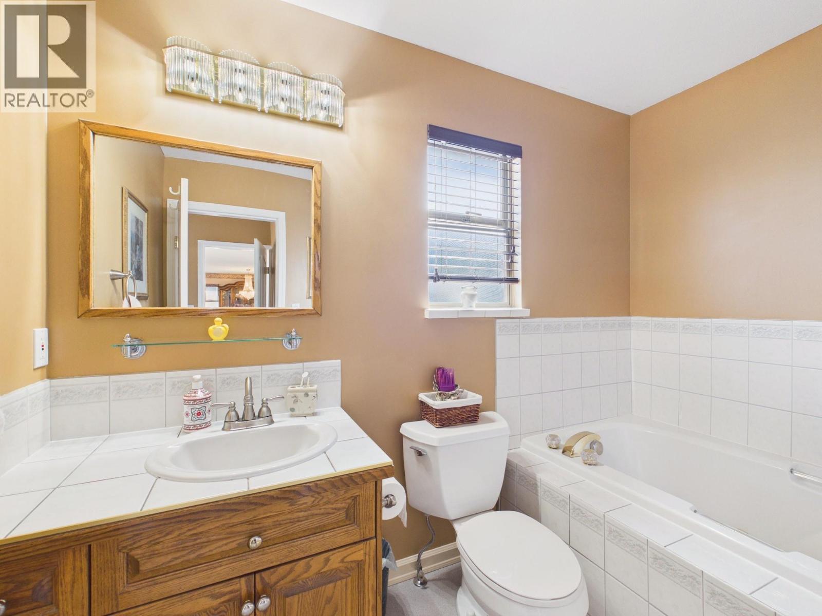 12102 Golf Course Drive, Osoyoos, British Columbia  V0H 1V4 - Photo 16 - 10380053