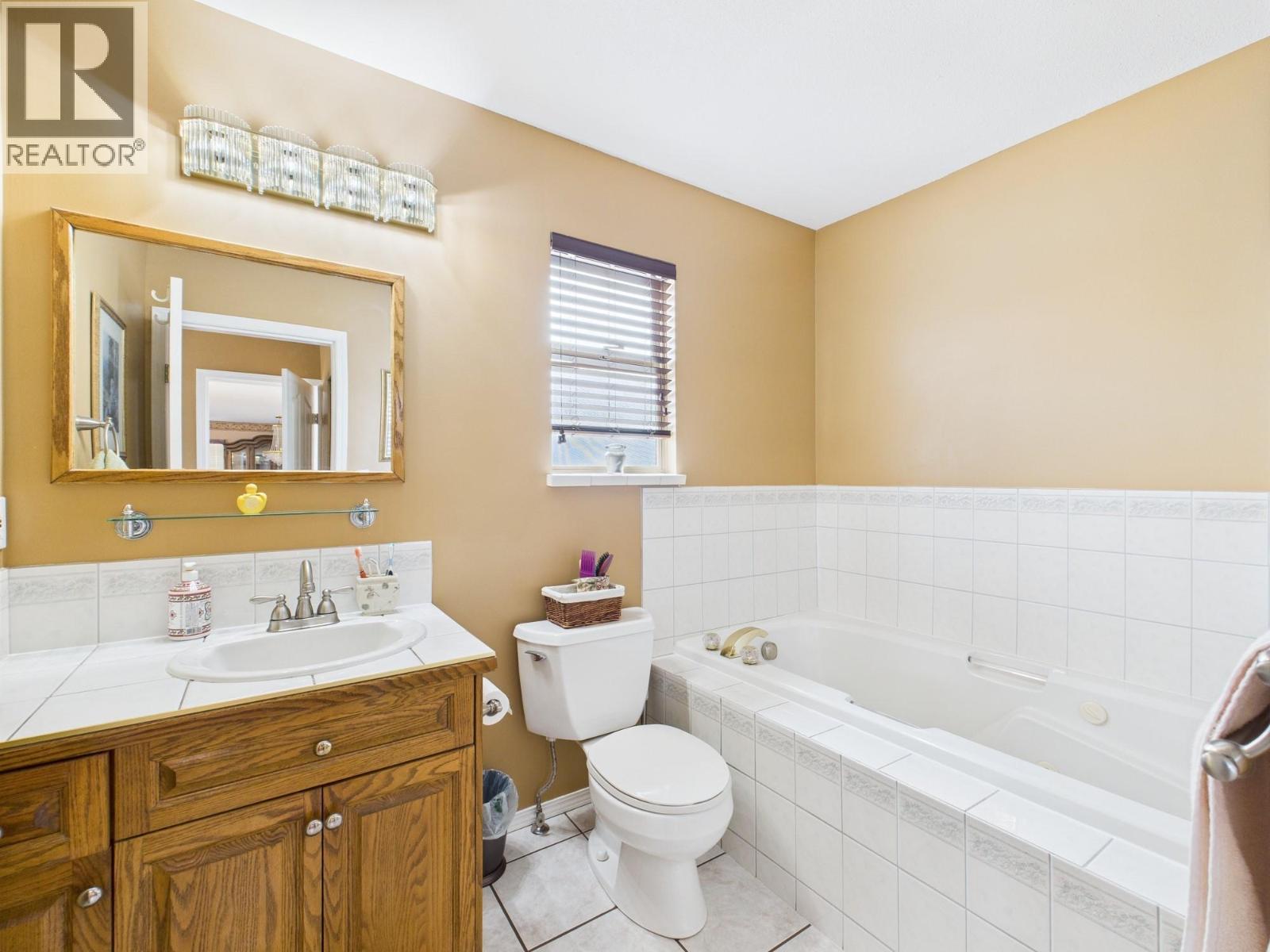 12102 Golf Course Drive, Osoyoos, British Columbia  V0H 1V4 - Photo 23 - 10380053