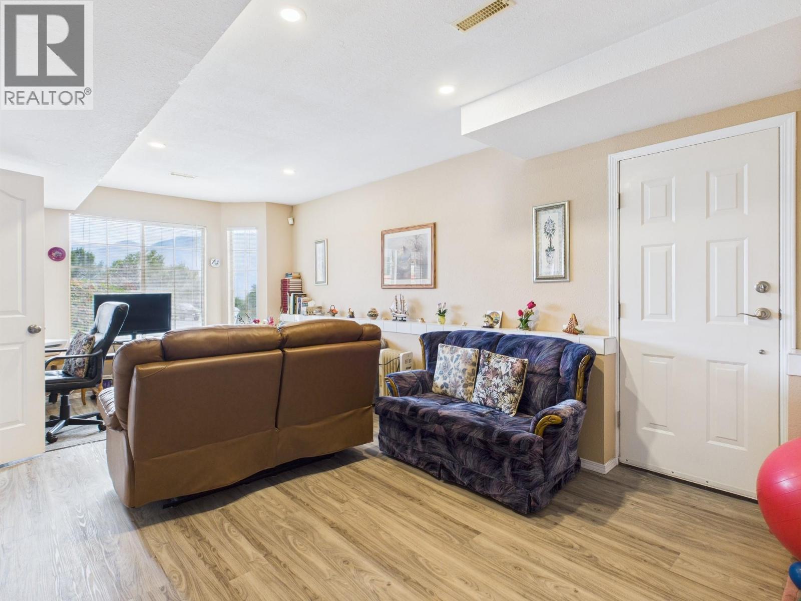 12102 Golf Course Drive, Osoyoos, British Columbia  V0H 1V4 - Photo 38 - 10380053