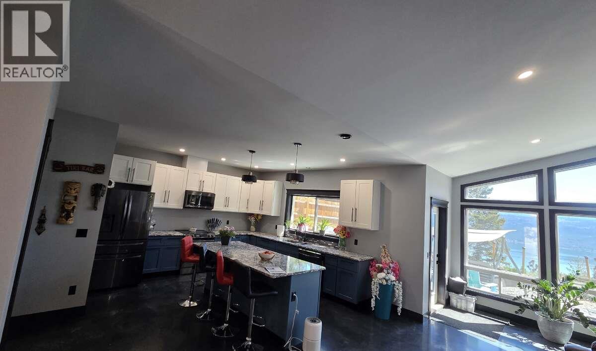 10795 Westshore Road, Vernon, British Columbia  V1H 2C3 - Photo 10 - 10380470