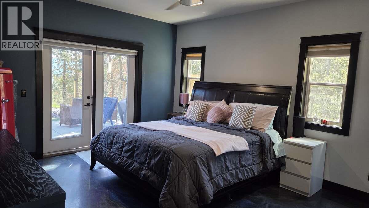10795 Westshore Road, Vernon, British Columbia  V1H 2C3 - Photo 13 - 10380470