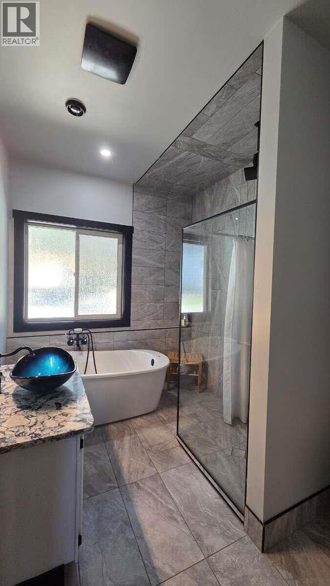 10795 Westshore Road, Vernon, British Columbia  V1H 2C3 - Photo 20 - 10380470