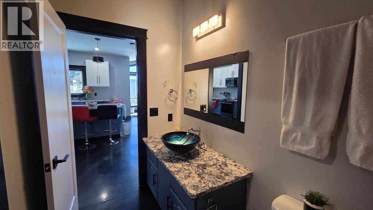 10795 Westshore Road, Vernon, British Columbia  V1H 2C3 - Photo 27 - 10380470