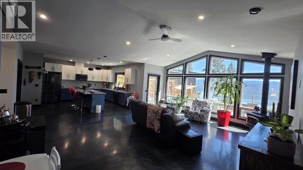 10795 Westshore Road, Vernon, British Columbia  V1H 2C3 - Photo 8 - 10380470