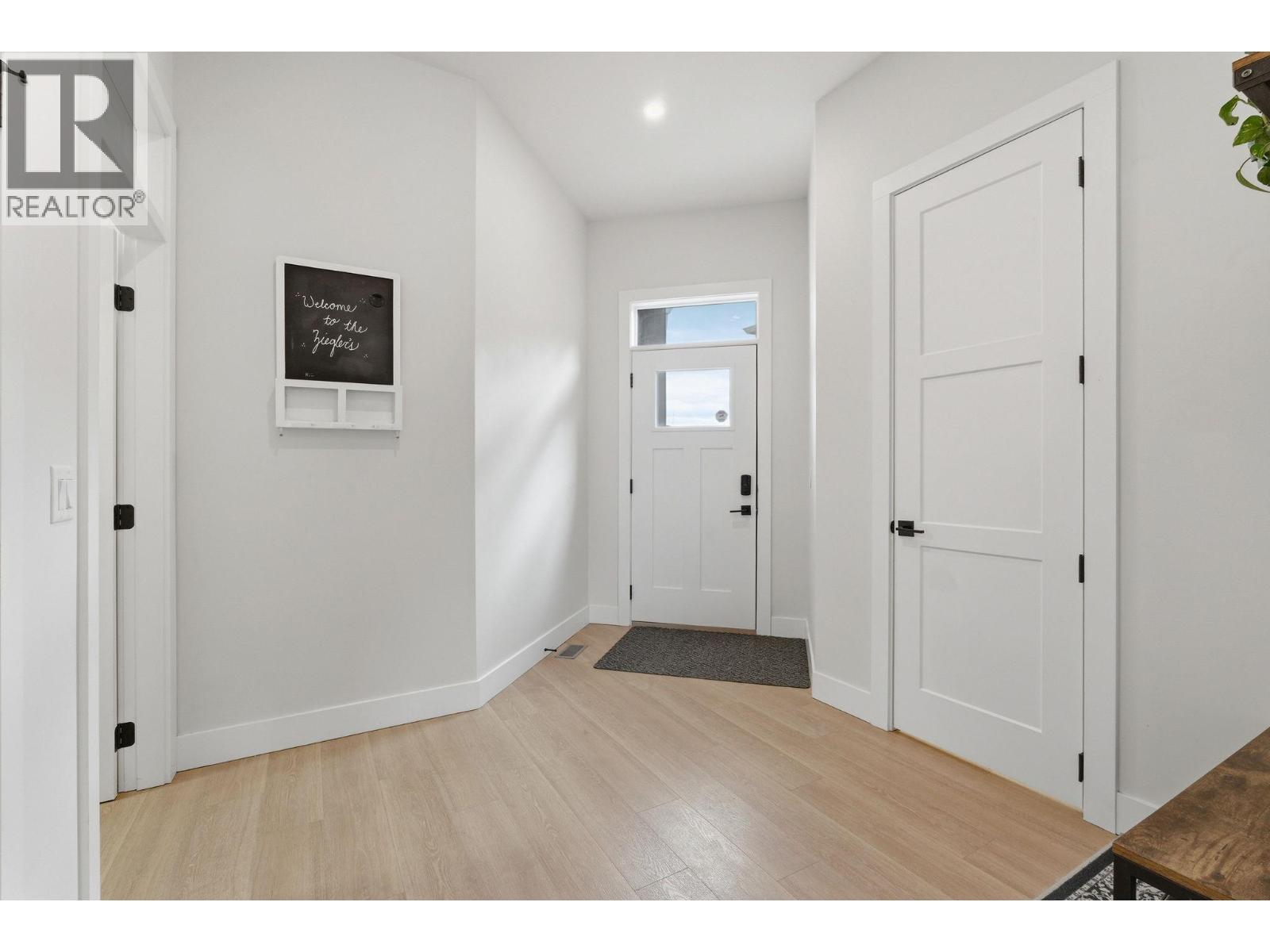 3355 Hawks Crescent, Westbank, British Columbia  V4T 0A7 - Photo 4 - 10379670