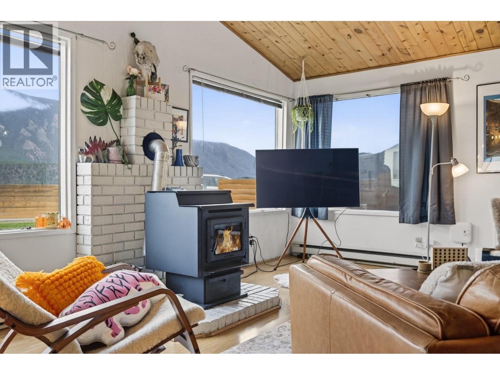 359 Mountainview Road, Lillooet, British Columbia  V0K 1V0 - Photo 7 - 10380404