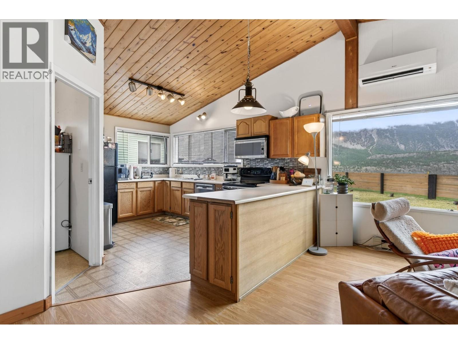 359 Mountainview Road, Lillooet, British Columbia  V0K 1V0 - Photo 9 - 10380404