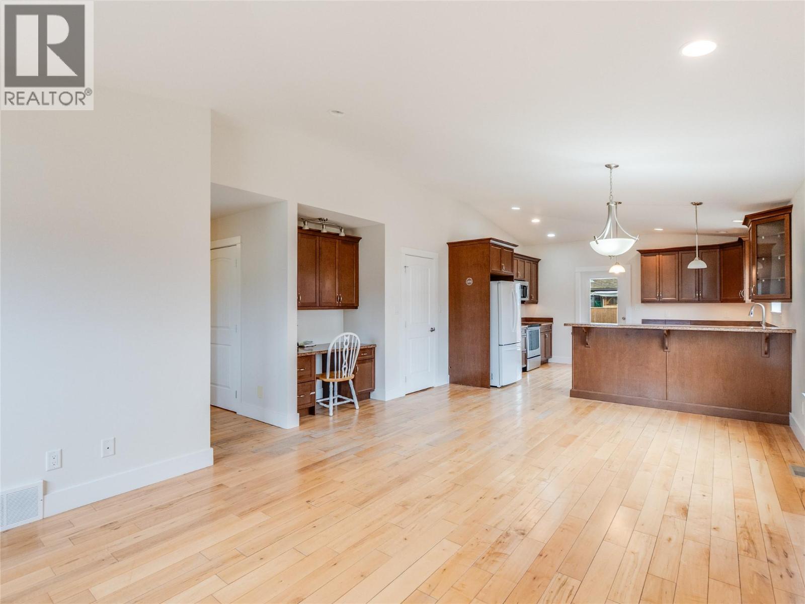 1509 Grandview Drive, Castlegar, British Columbia  V1N 4X7 - Photo 13 - 10380345