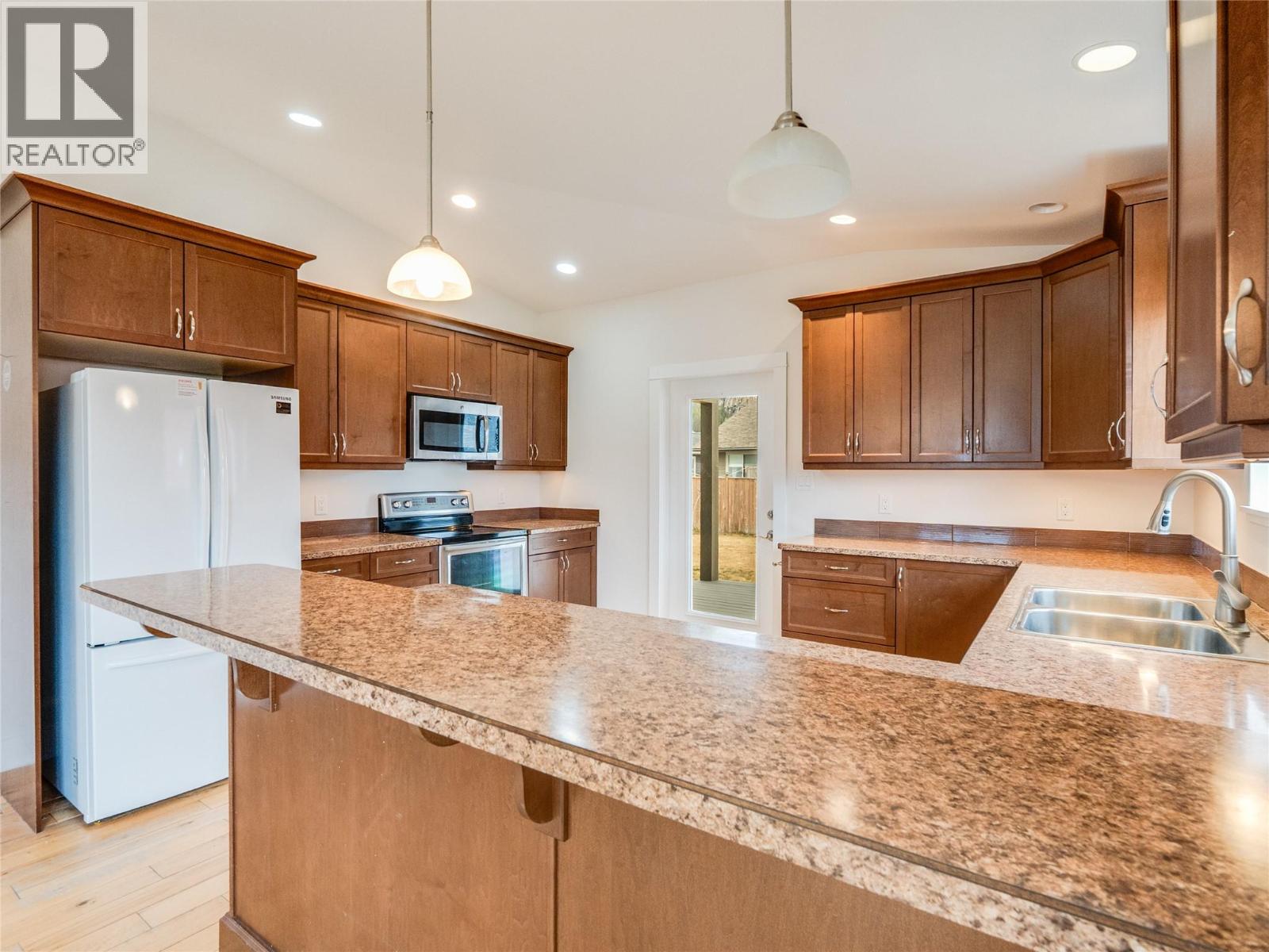 1509 Grandview Drive, Castlegar, British Columbia  V1N 4X7 - Photo 15 - 10380345