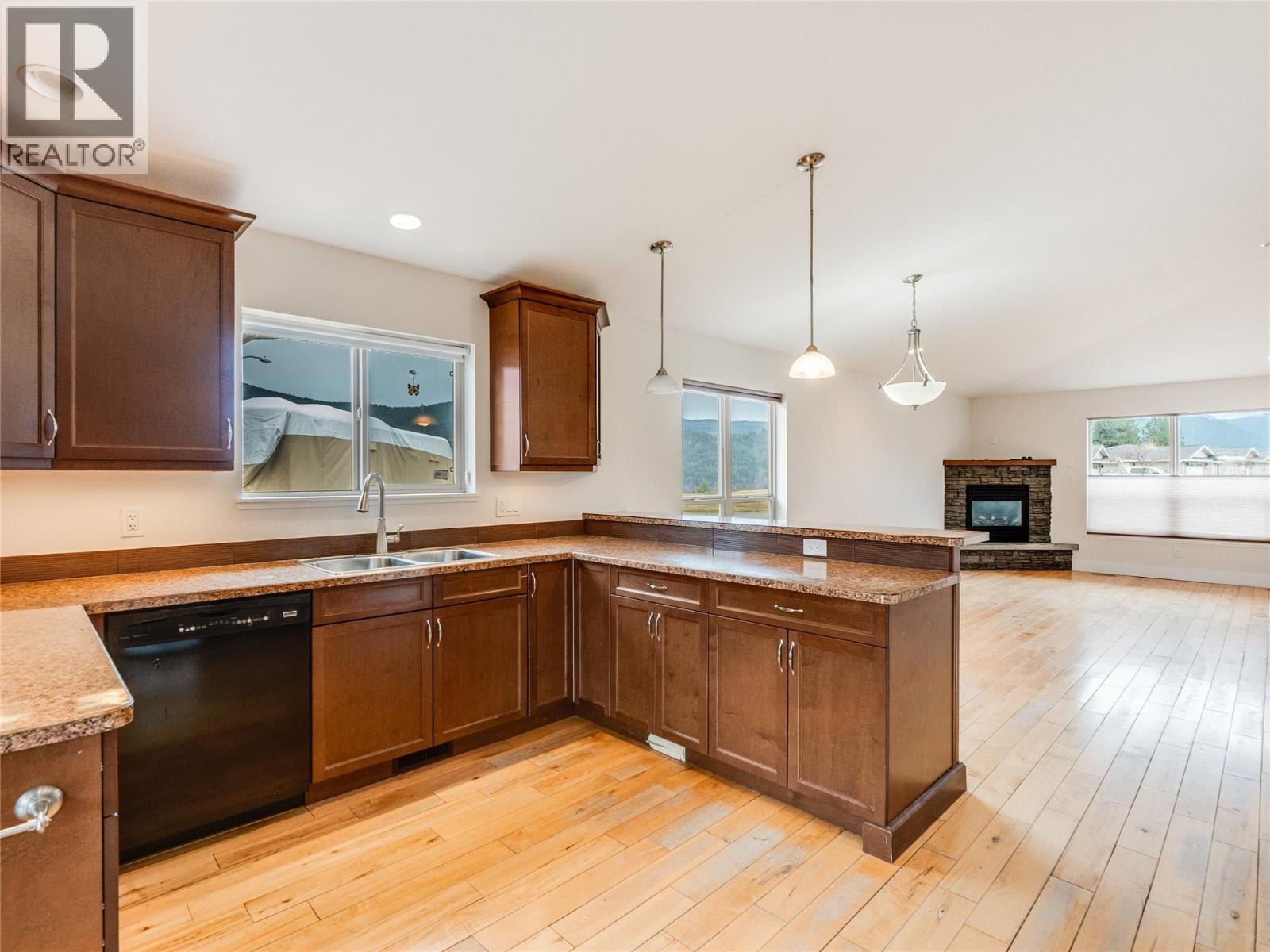 1509 Grandview Drive, Castlegar, British Columbia  V1N 4X7 - Photo 17 - 10380345