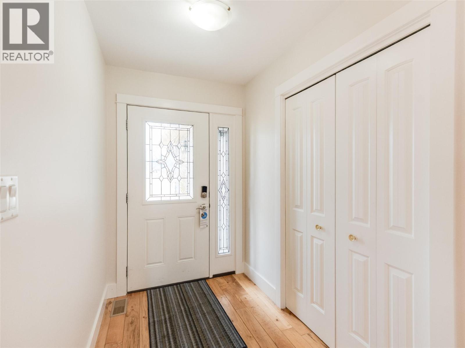 1509 Grandview Drive, Castlegar, British Columbia  V1N 4X7 - Photo 6 - 10380345