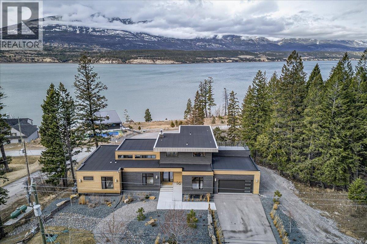 8799 Grainger Road, Canal Flats, British Columbia  V0B 1B0 - Photo 83 - 10380333