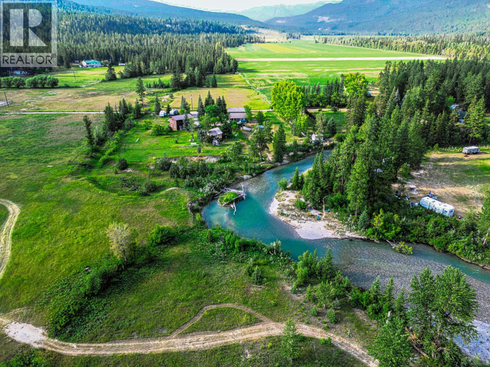 3560 ISLAND POND Road, skookumchuck, British Columbia