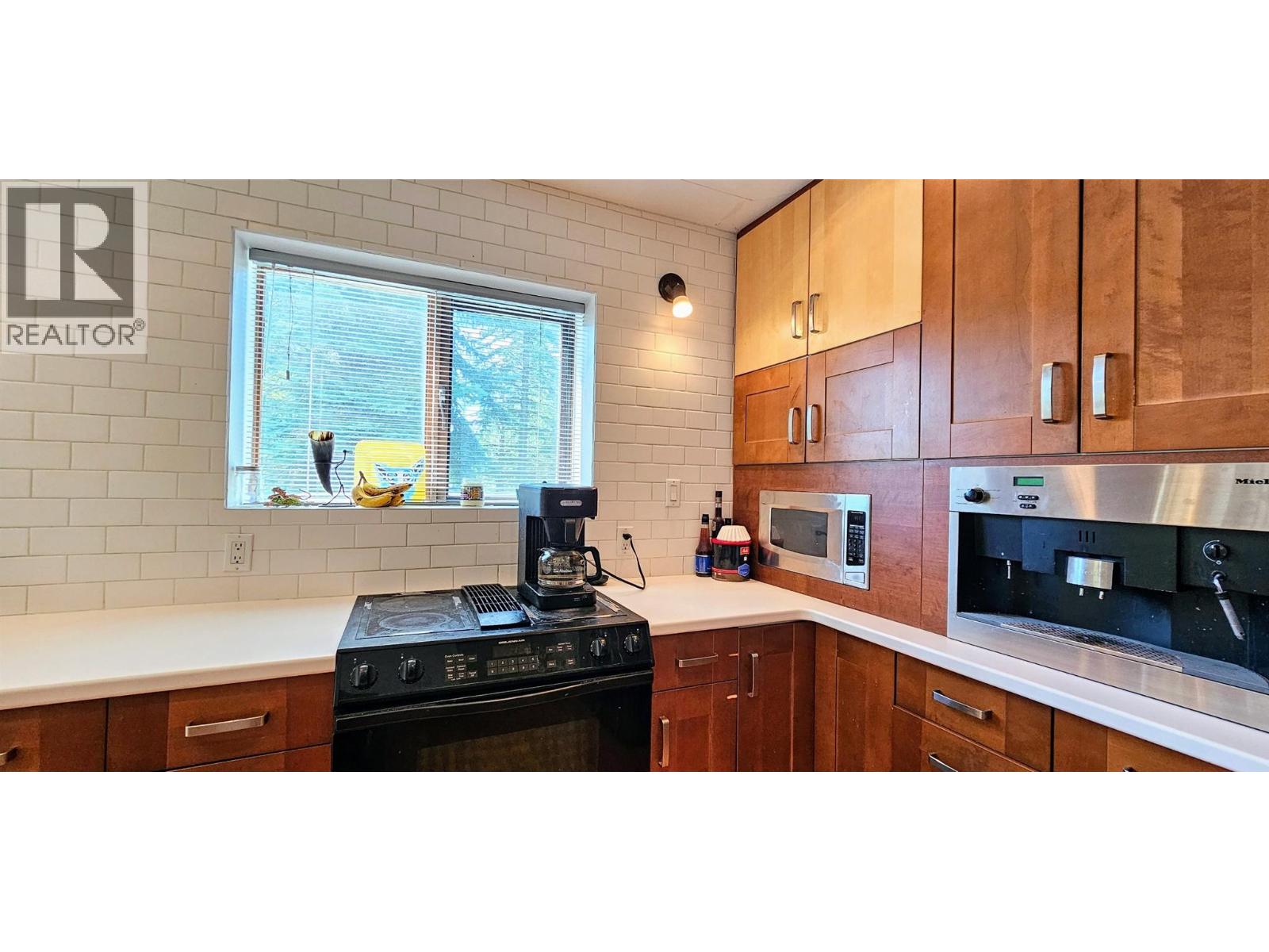 3560 Island Pond Road, Skookumchuck, British Columbia  V0B 2E0 - Photo 10 - 10380430