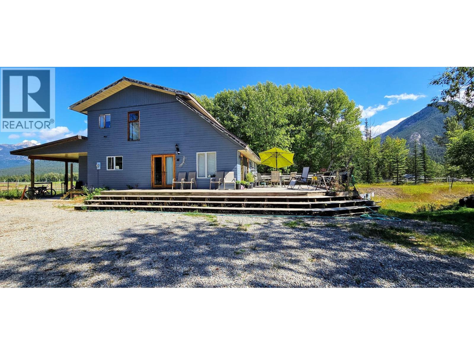 3560 Island Pond Road, Skookumchuck, British Columbia  V0B 2E0 - Photo 3 - 10380430
