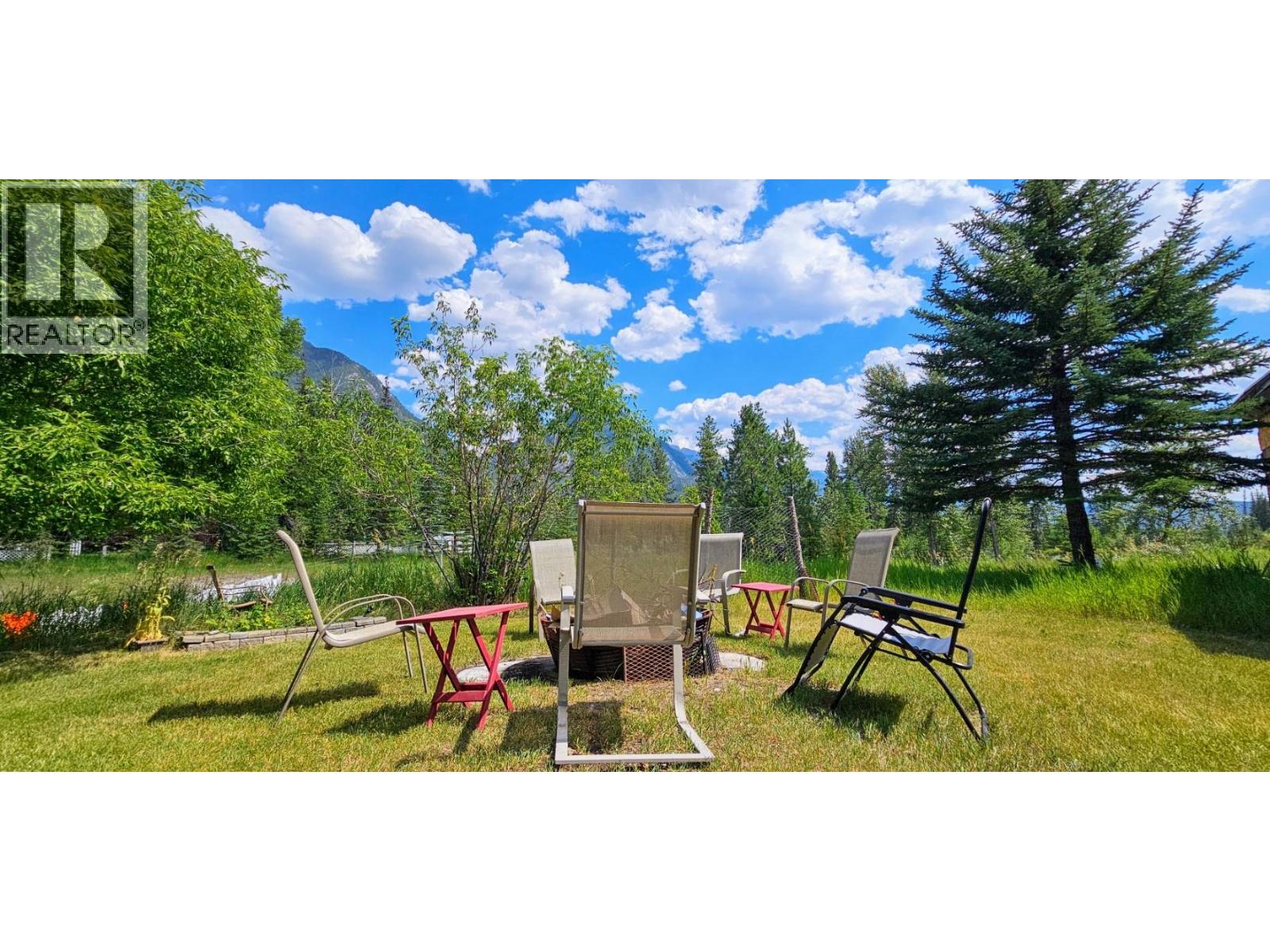 3560 Island Pond Road, Skookumchuck, British Columbia  V0B 2E0 - Photo 37 - 10380430