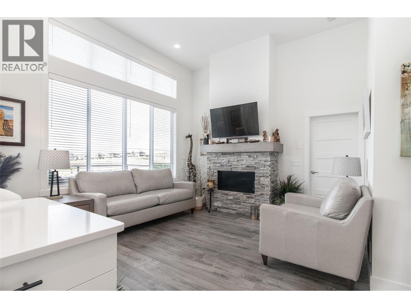 1396 Tower Ranch Drive, Kelowna, British Columbia  V1P 1T8 - Photo 2 - 10380406