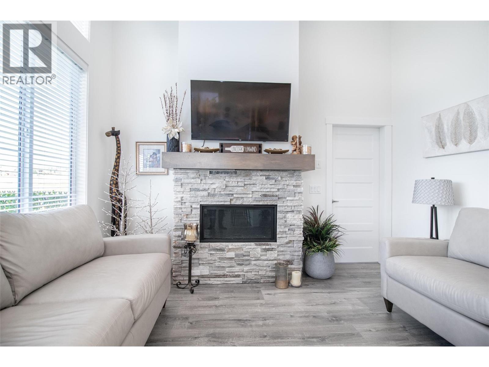1396 Tower Ranch Drive, Kelowna, British Columbia  V1P 1T8 - Photo 3 - 10380406