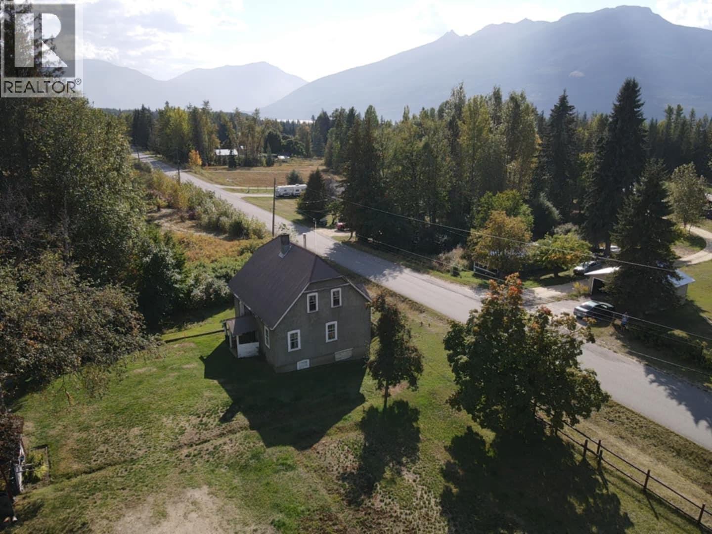 431 Alexander Road, Nakusp, British Columbia  V0G 1R1 - Photo 3 - 10380490